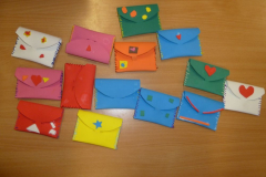 Peněženky z moosgummi 