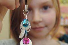 Přívěsky z knoflíků a flitrů