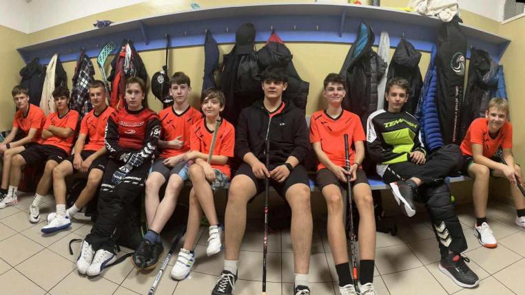 Stříbrné družstvo starších žáků.